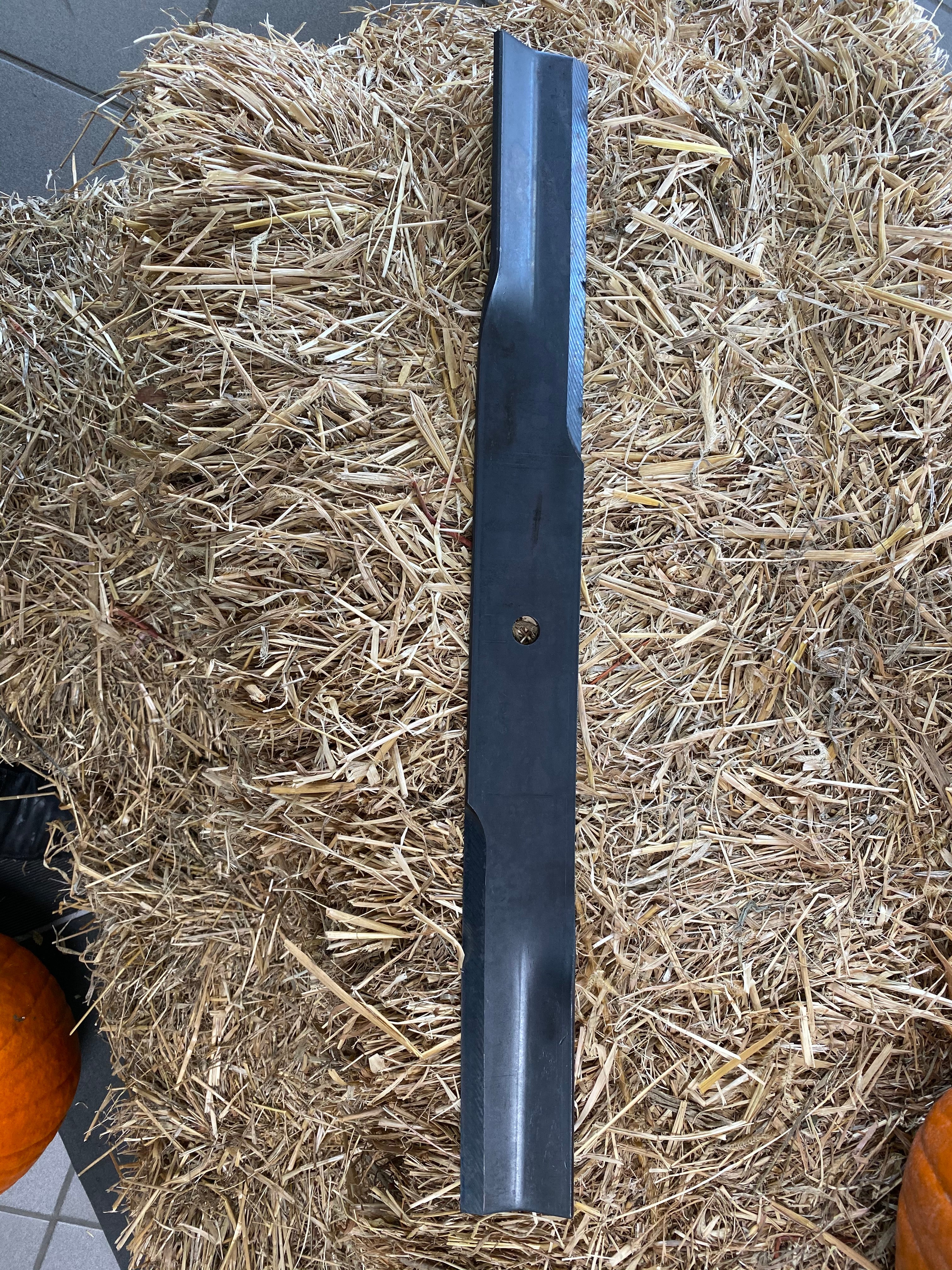 AME050007 - Mower Blade (MAH1672 - 72